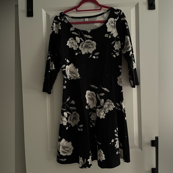 Old Navy Black and White Floral Swing Dress - Picture 2 of 5